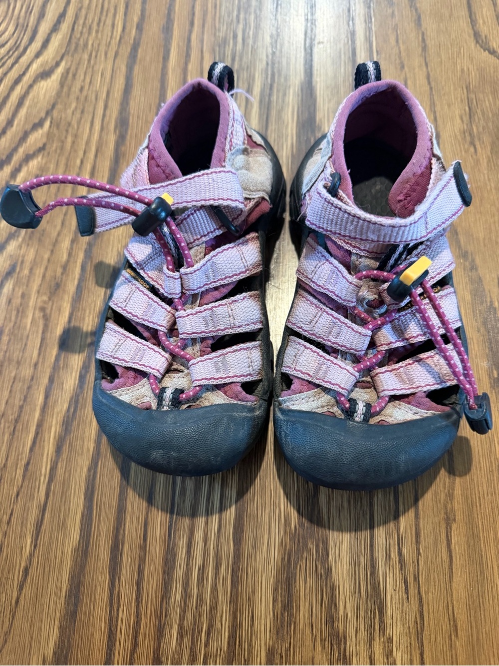 Keen Girls Kids Pink Closed-Toe Hiking Sandals with Easy Pull Laces Size 10C
